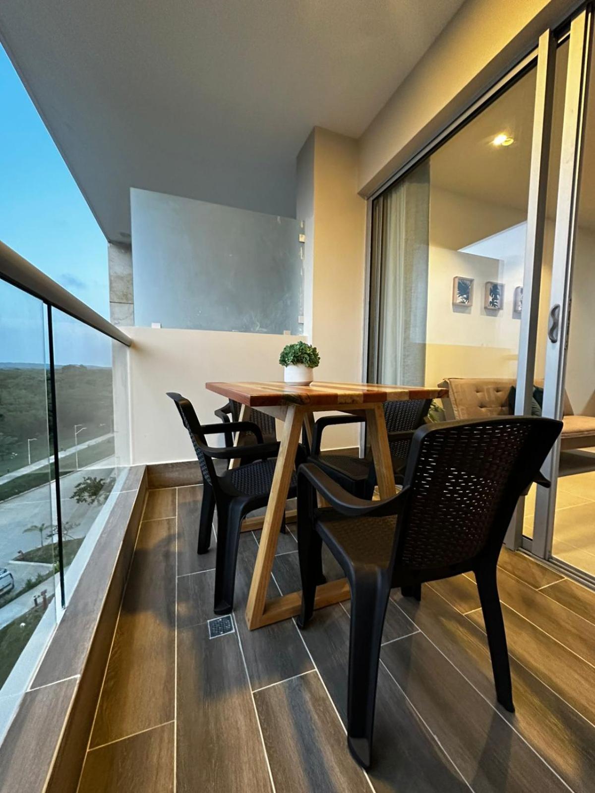 Baia Kristal Andrés Cartagena